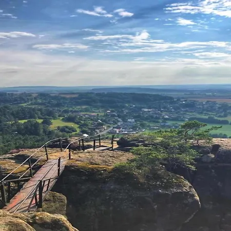 Tranquil North Bohemia Getaway 펜션